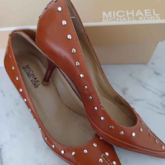 Michael Kors "Astor Pump" leather shoes - Picture 3 of 16